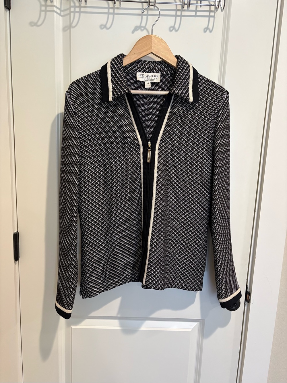 St. John Black & White Zip-Front Knit Jacket